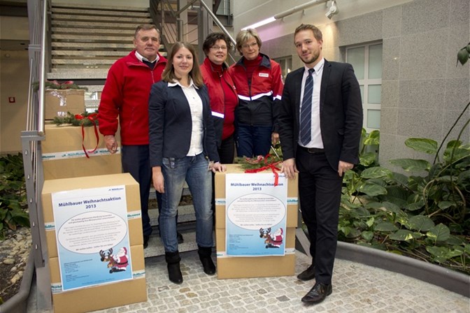 Mitarbeiter der Mühlbauer Group spenden Kleidung